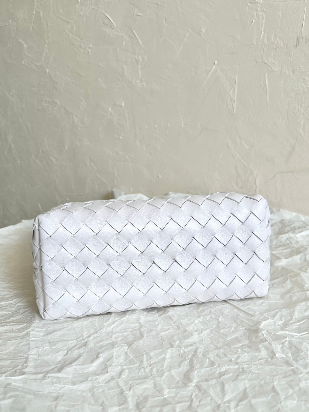 BOTTEGA VENETA SMALL ANDIAMO 25CM WHITE LAMBSKIN