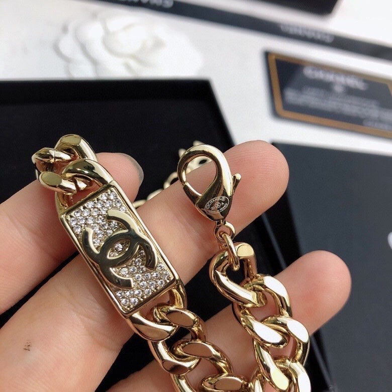 18K  Chanel Diamonds Chain Necklace