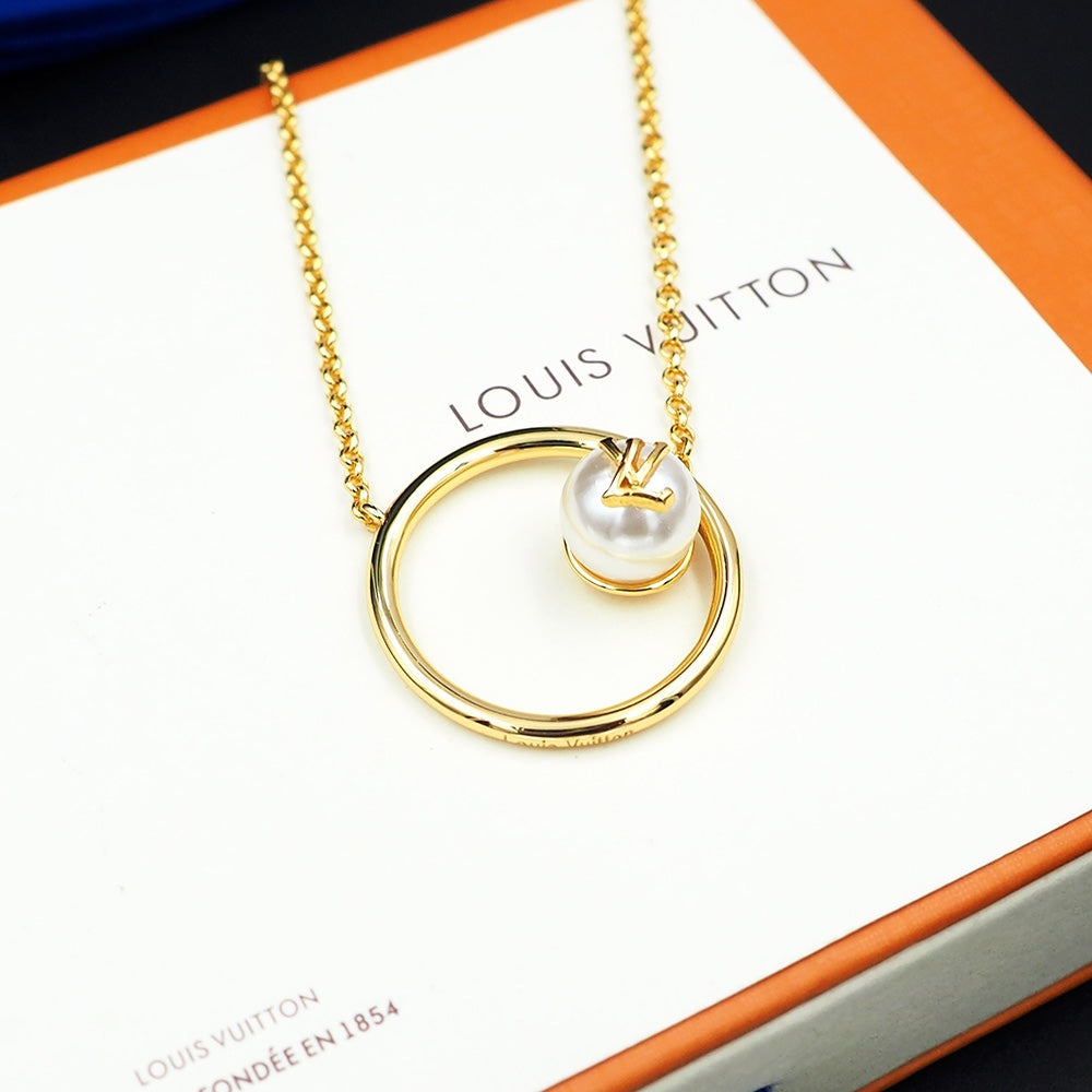 18K Louis Vuitton Eclipse Pearls Necklace