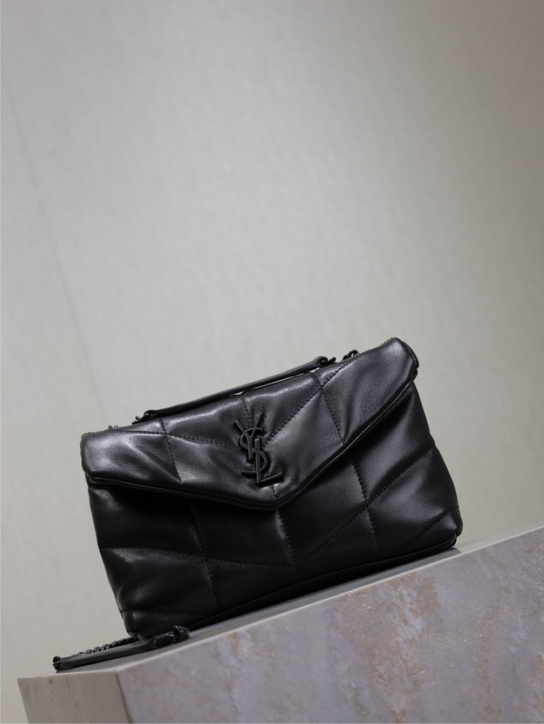 YSL 25S LOULOU PUFFER MINI 23 IN BLACK CALFSKIN BLACK HARDWRE